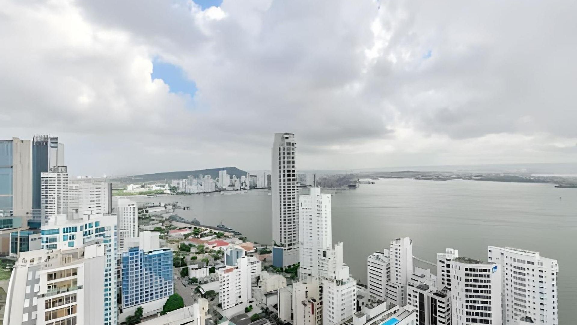 Beachfront Penthouse 40th Sea View/historic Center Apartamento Cartagena