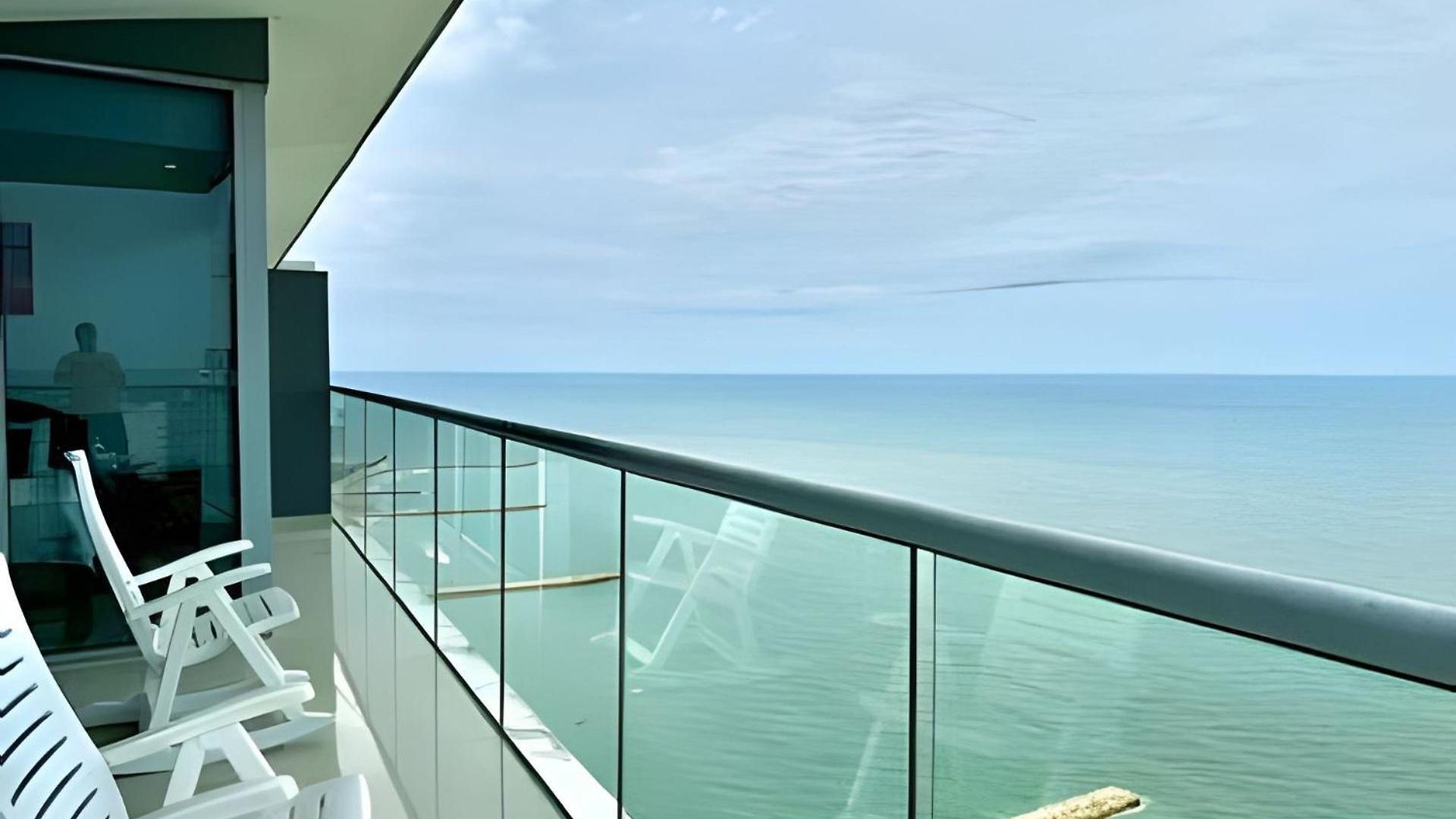 Beachfront Penthouse 40th Sea View/historic Center Cartagena