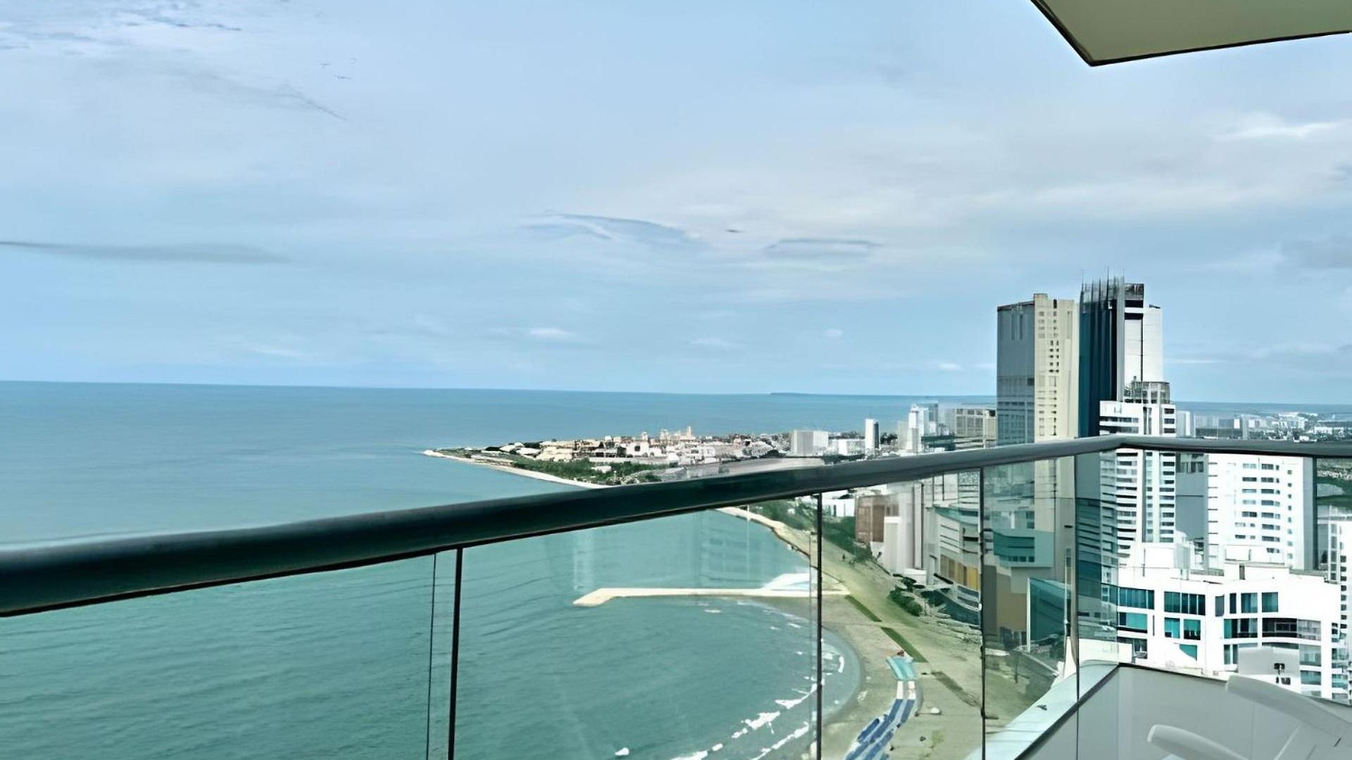 Beachfront Penthouse 40th Sea View/historic Center Apartamento Cartagena