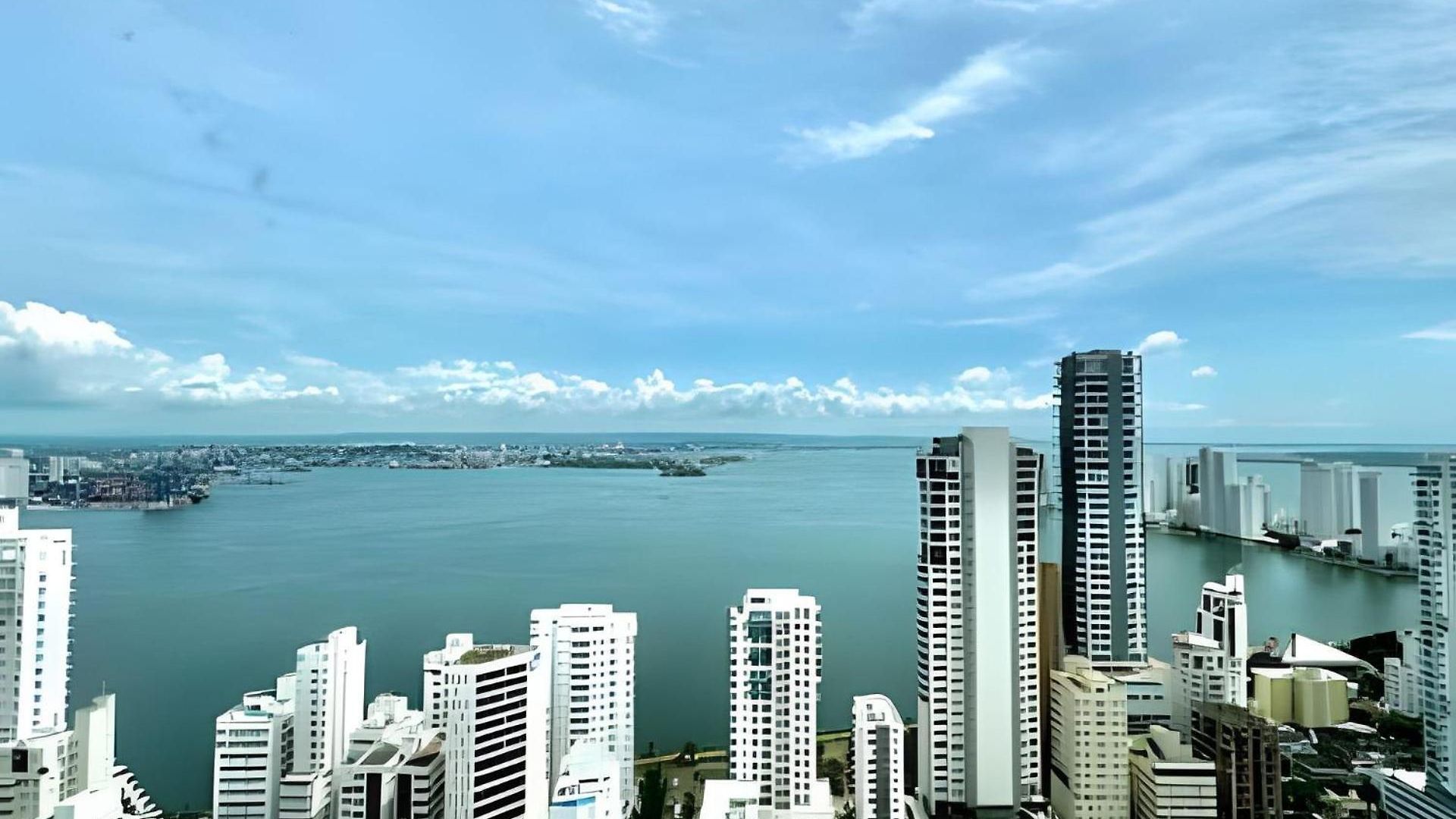 Beachfront Penthouse 40th Sea View/historic Center Apartamento Cartagena