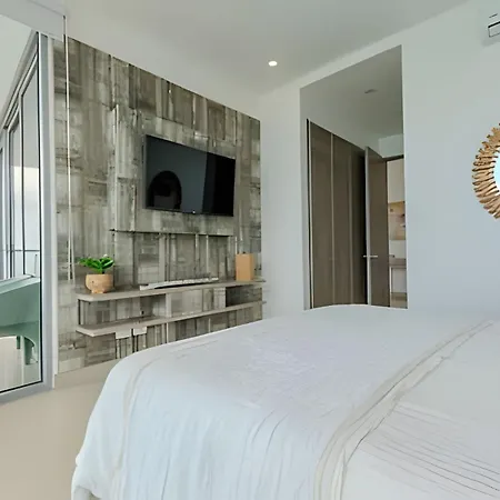 Beachfront Penthouse 40th Sea View/historic Center Apartment Cartagena